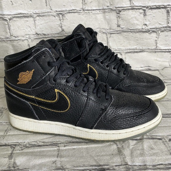 Nike Kids Black and Gold Sneakers - Picture 3 of 9